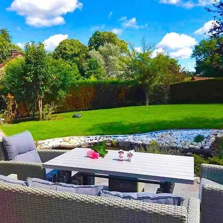 Happiness At Vero Villa *